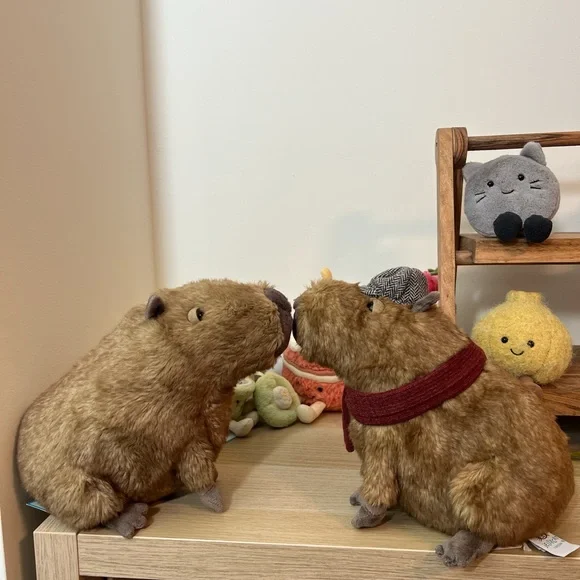 jellycat exclusive Clyde Capybara Hipster Outfit